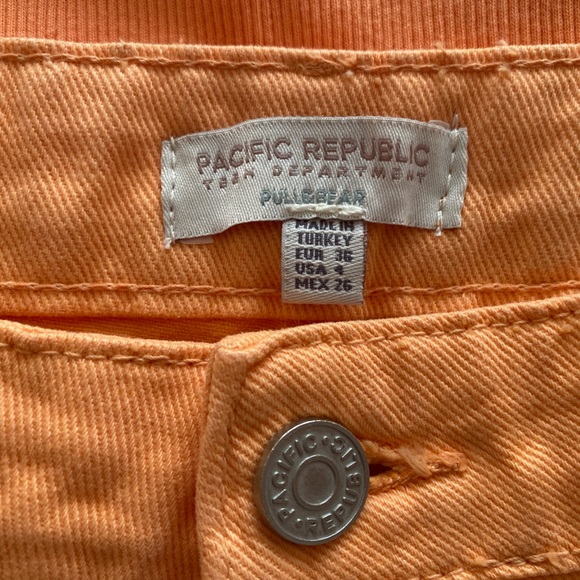 Pull&Bear Pacific Republic Straight leg high-rise jeans in Melon - Picture 2 of 6